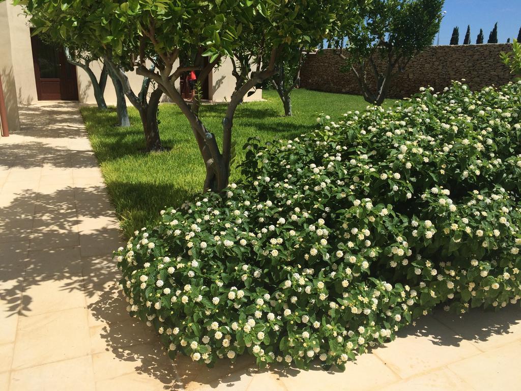 Masseria San Polo Squinzano Екстериор снимка